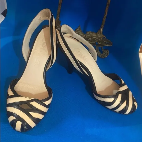 👠 Chanel slingback pumps 34.5C Lanyard on the back CHANEL logo timeless Heel