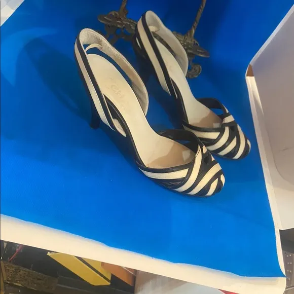 👠 Chanel slingback pumps 34.5C Lanyard on the back CHANEL logo timeless Heel