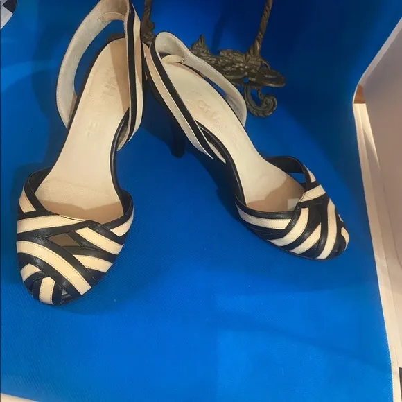 👠 Chanel slingback pumps 34.5C Lanyard on the back CHANEL logo timeless Heel