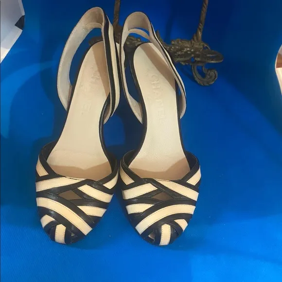 👠 Chanel slingback pumps 34.5C Lanyard on the back CHANEL logo timeless Heel