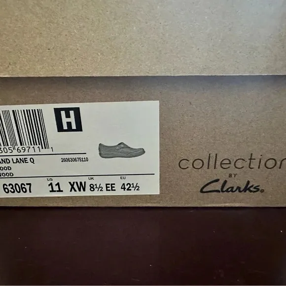 🆕 Clarks Women's Wide Loafer