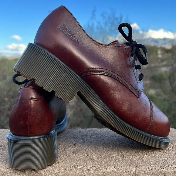 🏴󠁧󠁢󠁥󠁮󠁧󠁿 Dr. Martens MIE Vintage Cap Toe Platform Oxfords UK 7