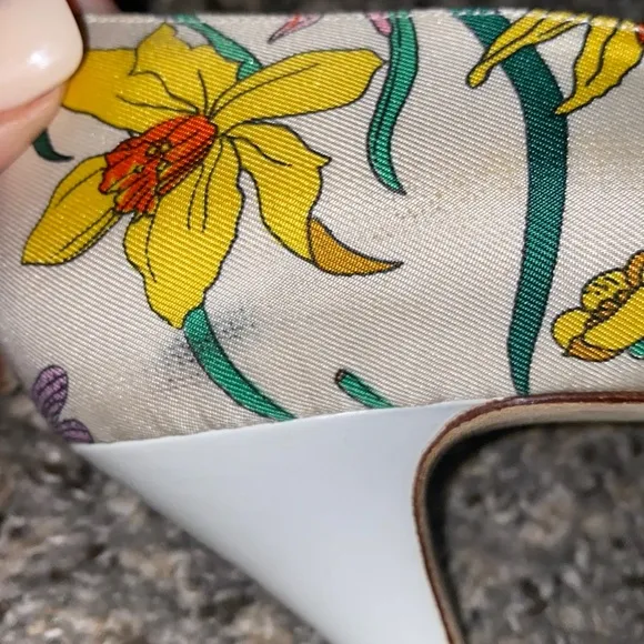 ♤ Gucci Floral Heels
