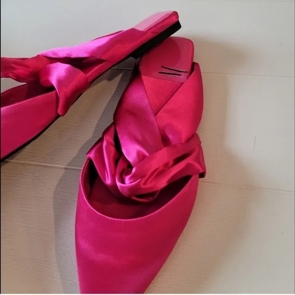 🆕️ Jeffrey Campbell Tied Down Knot Mules in Fuschia Satin