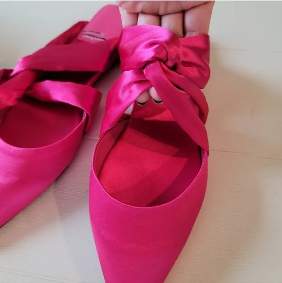 🆕️ Jeffrey Campbell Tied Down Knot Mules in Fuschia Satin