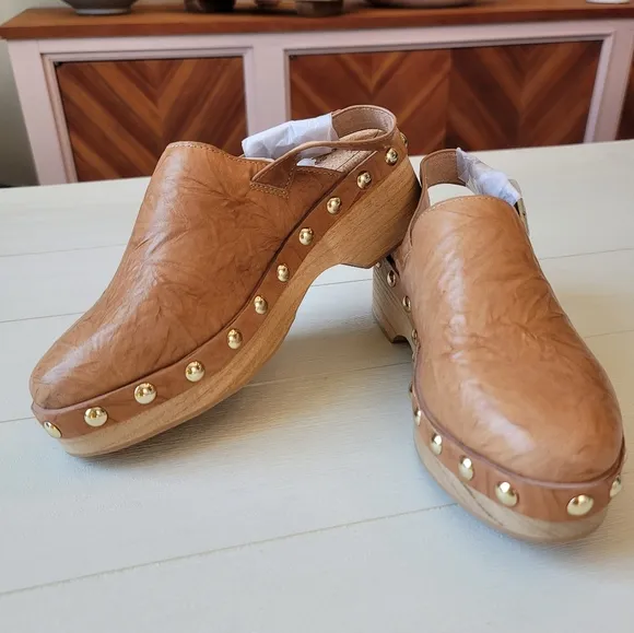🆕️ Kelsi Dagger Brooklyn Warehouse Clogs in Tan