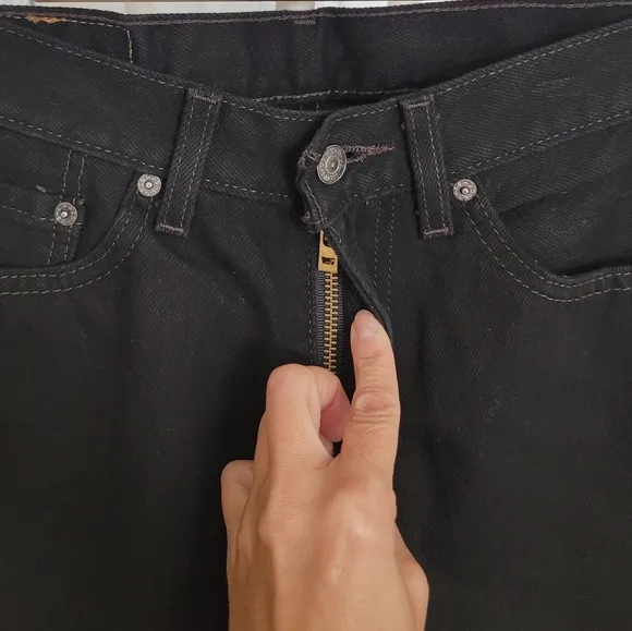 🆕️ Levi's 505 Straight Regular Fit Jeans in Black - 29x32