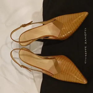 🔥 Like New Giuseppe Zanotti (Italy) Tan Snakeskin Leather Slingback heels