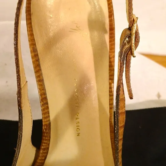 🔥 Like New Giuseppe Zanotti (Italy) Tan Snakeskin Leather Slingback heels