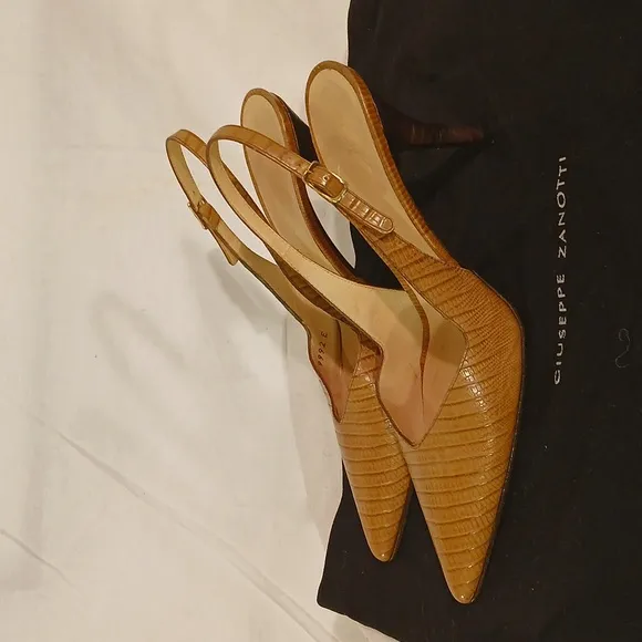 🔥 Like New Giuseppe Zanotti (Italy) Tan Snakeskin Leather Slingback heels