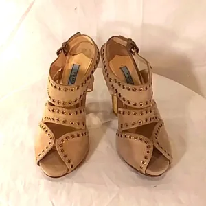 🔥🔥 Like New Prada (Italy) Taupe Suede Heels.