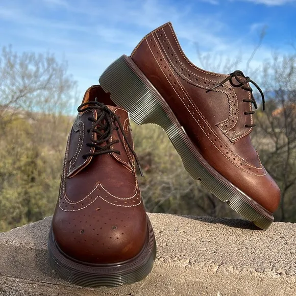 🏴󠁧󠁢󠁥󠁮󠁧󠁿 Vintage Dr. Martens MIE Platform Babydoll Brogue Brown Wingtips UK 7