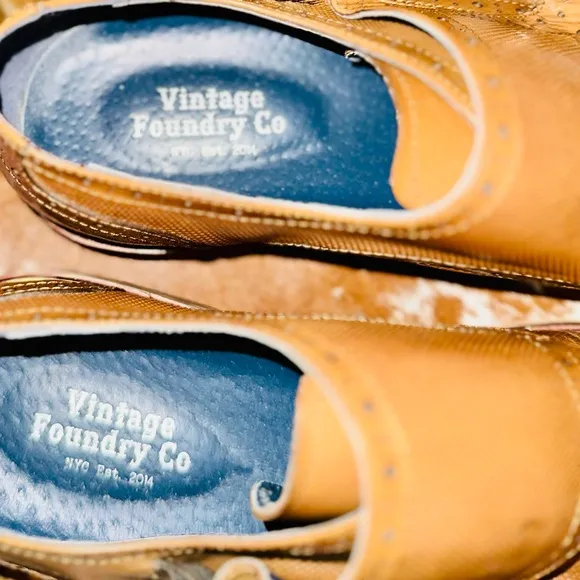 • Vintage Foundry • Tan Leather Oxfords with Broguing and Cap Toe