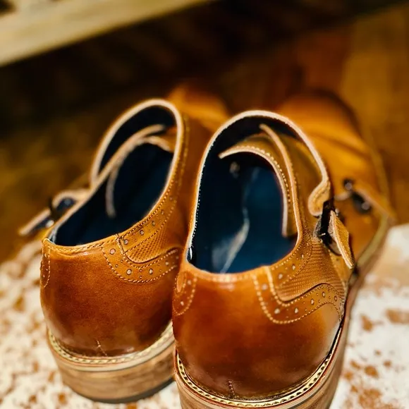 • Vintage Foundry • Tan Leather Oxfords with Broguing and Cap Toe