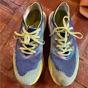 10 Women Hoka Cielo X1