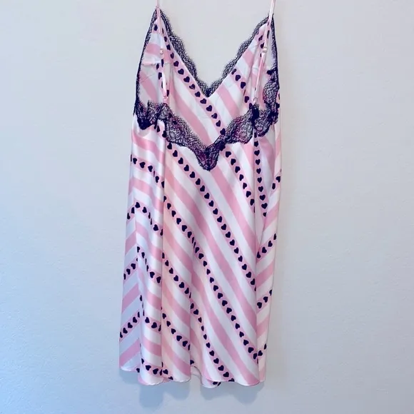 2 Pc Very Sexy Short Satin Kimono Vertical Heart Print Pink Stripe XS/S &amp; Slip S