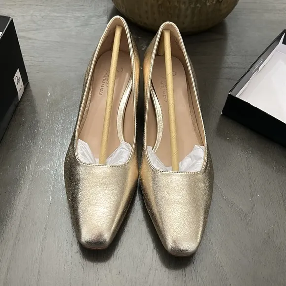 27 EDIT NATURALIZER Florence Square Toe Pump In Light Gold (WIDE)