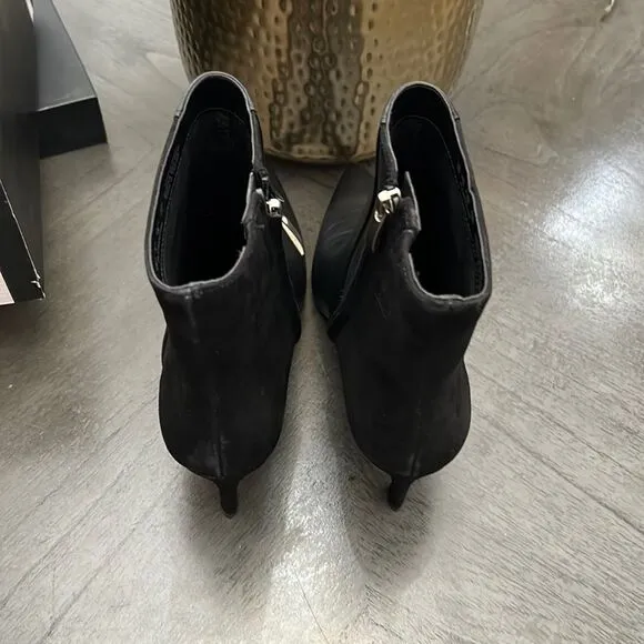27 EDIT Naturalizer Florentine Bootie in Black Leather