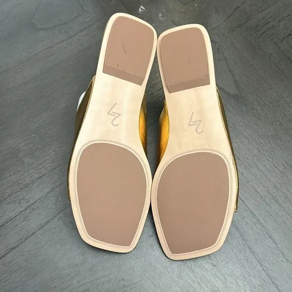 27 EDIT NATURALIZER Zelda Faux Leather Slide Sandal In Deep Gold (WIDE)