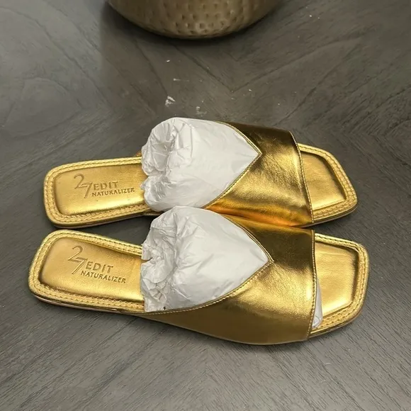 27 EDIT NATURALIZER Zelda Faux Leather Slide Sandal In Deep Gold (WIDE)