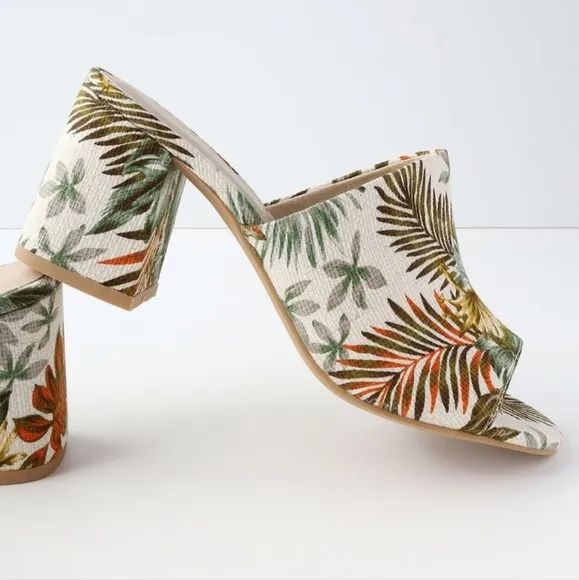 ⭐️40% Off⭐️ Seychelles Commute Peep Toe Mules in Tropical Print