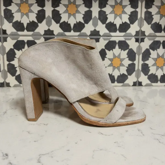 42 Gold Linx Ecru Beige Neutral Double Strap Mules Slides Rectangle Heels Size 8