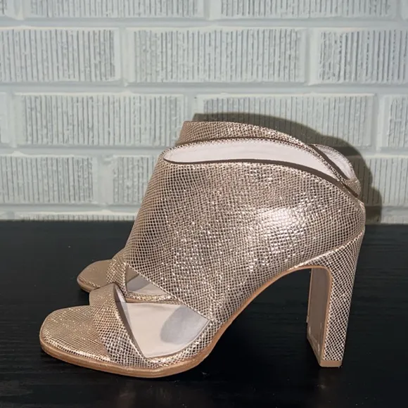 42 GOLD Linx Leather Gold Heel