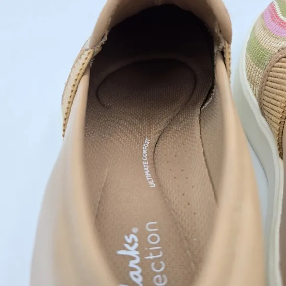 7.5W Wide Width Clarks Layton Petal Women's Slip-On Shoes, Light Tan/Multicolor