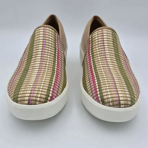 7.5W Wide Width Clarks Layton Petal Women's Slip-On Shoes, Light Tan/Multicolor