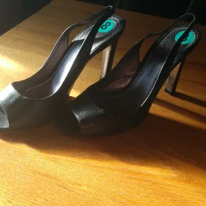 #8 PR F NWT@150 Diane Von Furstenberg ITALIAN LEATHER SlingBack Heels