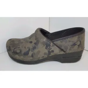 8495 Dansko Womens Professional Suede Camo Soft Clogs Size 41 EU 9.5 US Nurse