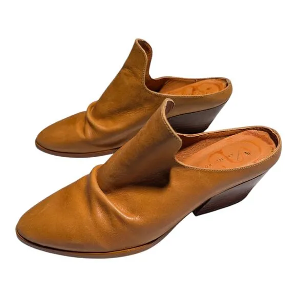 A / Anthropologie Amstur Cognac Brown Leather Scrunch Block Heel Mules 36 5.5
