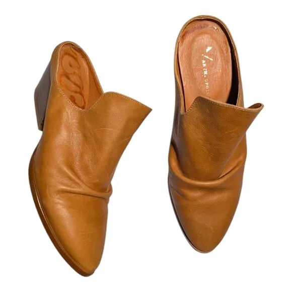 A / Anthropologie Amstur Cognac Brown Leather Scrunch Block Heel Mules 36 5.5