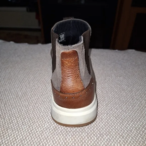A pair of Stacy Adam's men's slip-on booties in a size 10M. EUC