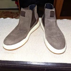 A pair of Stacy Adam's men's slip-on booties in a size 10M. EUC