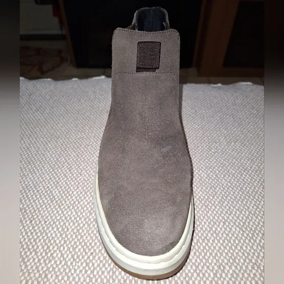 A pair of Stacy Adam's men's slip-on booties in a size 10M. EUC