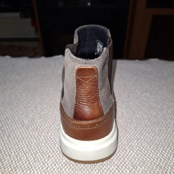 A pair of Stacy Adam's men's slip-on booties in a size 10M. EUC