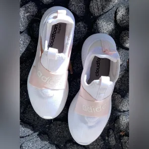 Adidas Big Kids Sz-6.5 Slip-ons, no Tying, School, Walking, Everyday or Athletic
