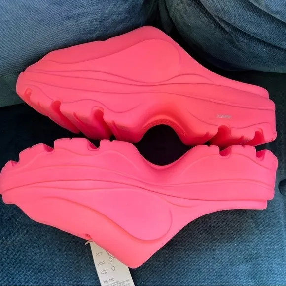 ADIDAS BY STELLA MCCARTNEY PINK RUBBER CROCS CLOGS SIZE 10 NWT