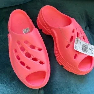 ADIDAS BY STELLA MCCARTNEY PINK RUBBER CROCS CLOGS SIZE 10 NWT