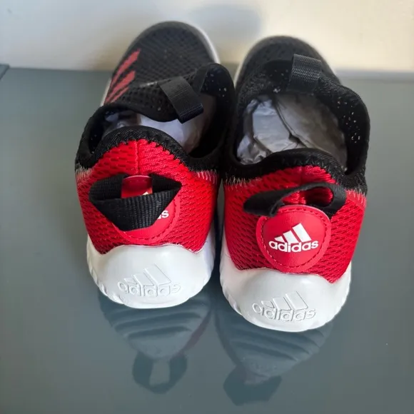 Adidas Kids Rapidazen Slip-on mesh Sneakers Size 2 Sand to water Almost like new