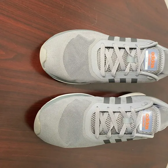 Adidas men’s cloud foam flow AW4387 gray and white running shoes size 13