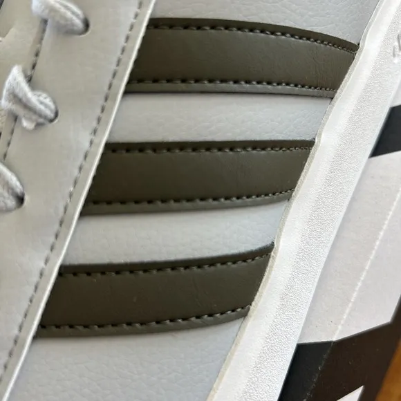 Adidas men's Sz 10 Grand Court 2.0 Gray White Olive Shoes Sneaker ID4468 NEW