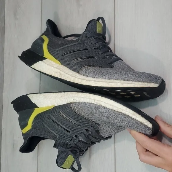 Adidas Mens UltraBoost 4.0 Grey Split Athletic Running sneakers shoes sz 9.5