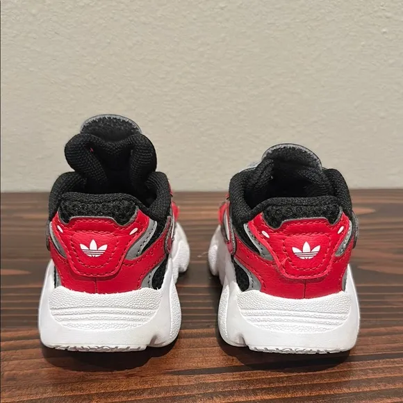 Adidas Ozmillen Sneakers size: 7C