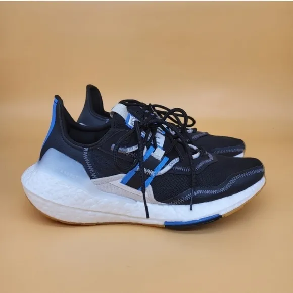 Adidas Parley x Ultraboost 22 Women's Running Shoes Size 8