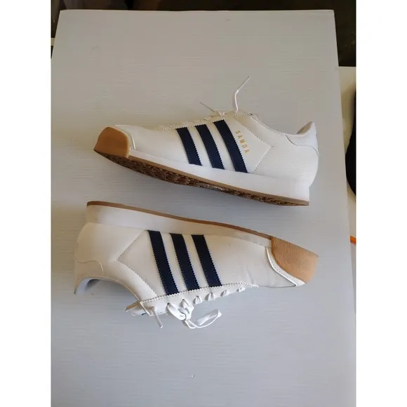 adidas Samoa Sneakers Shoes Man's 9 White 3 Blue Stripes