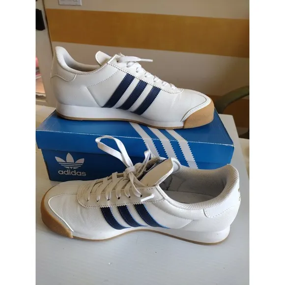 adidas Samoa Sneakers Shoes Man's 9 White 3 Blue Stripes