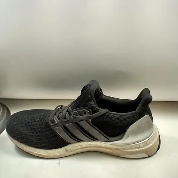 Adidas Ultraboost DNA 4.0 Running Shoes Youth sz 6