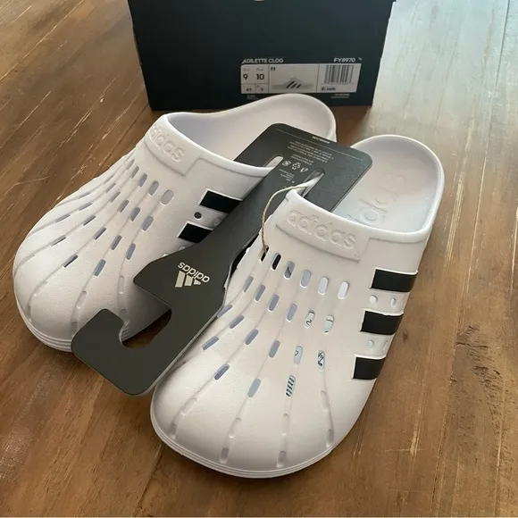 adidas Unisex Adilette Clogs Slide Sandal US men 9 US women 10 Brand New